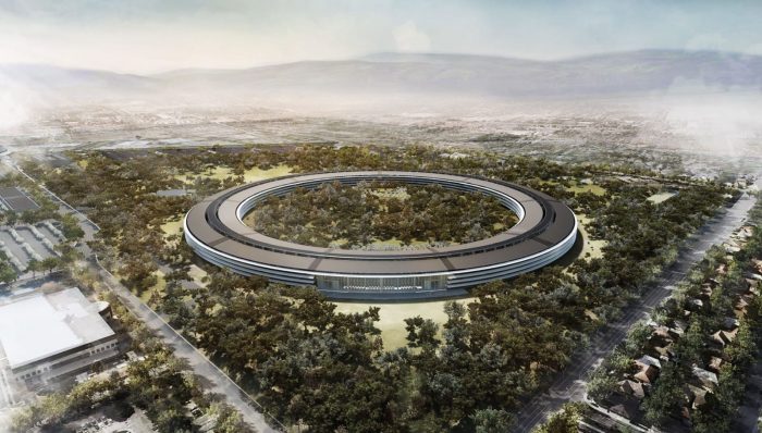 Zdjęcie okładkowe do wpis Kluczowy menedżer od projektu Siri odchodzi z Apple. To on stał za opóźnioną sztuczną inteligencją