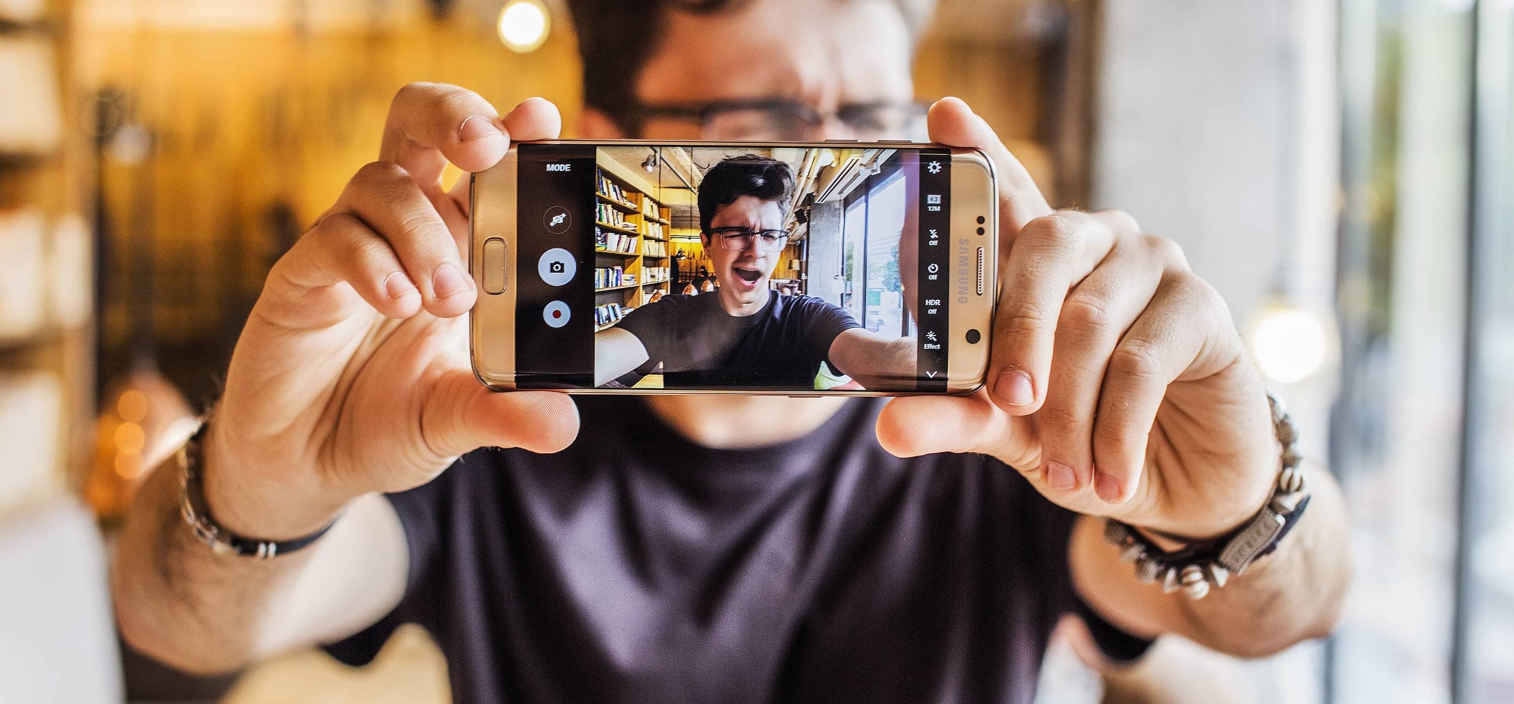 Zdjęcie okładkowe wpisu Samsung Galaxy S7 Edge – król jest wykrzywiony