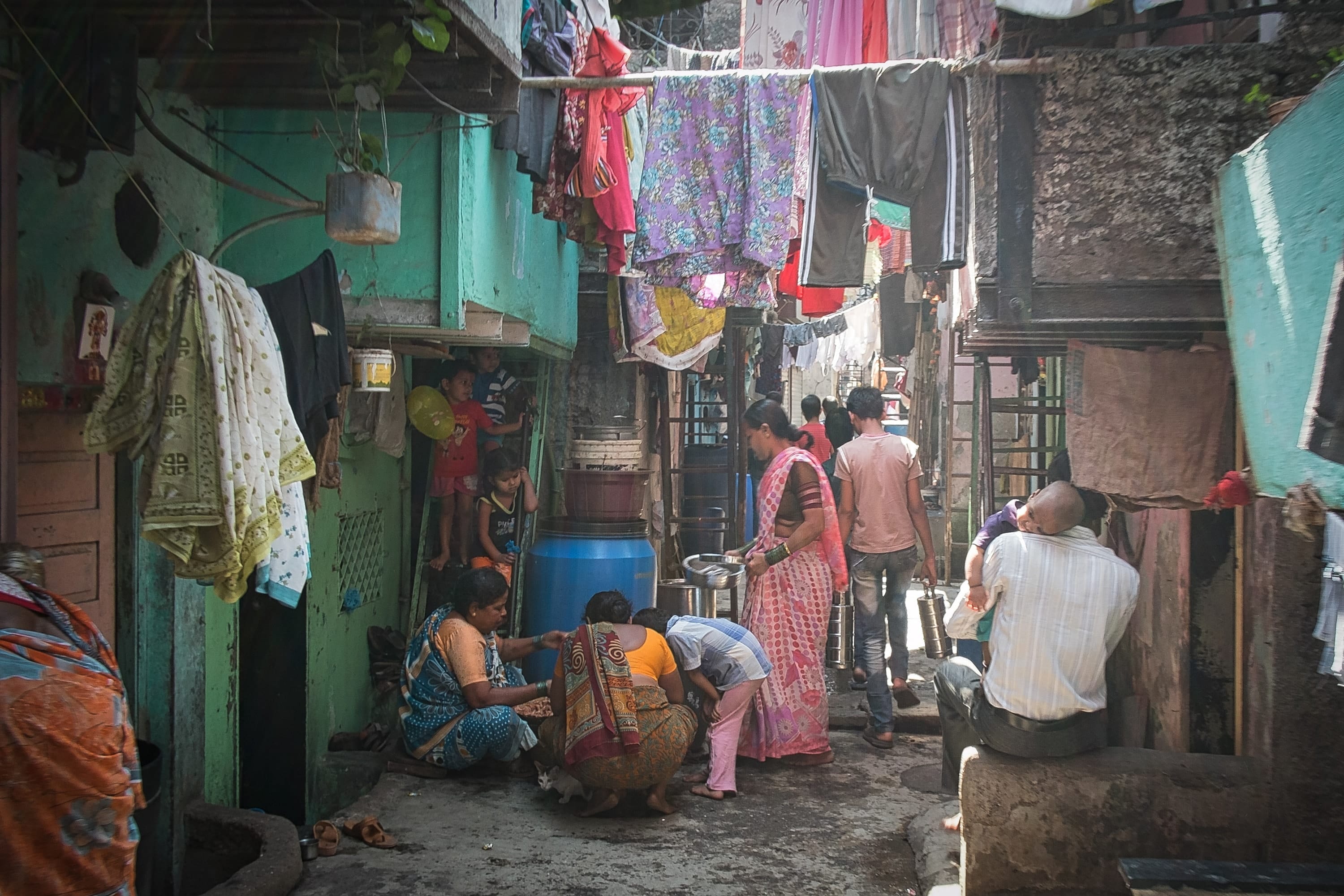 Zdjęcie okładkowe wpisu Od książki czytanej w Afryce do slumsów Bombaju