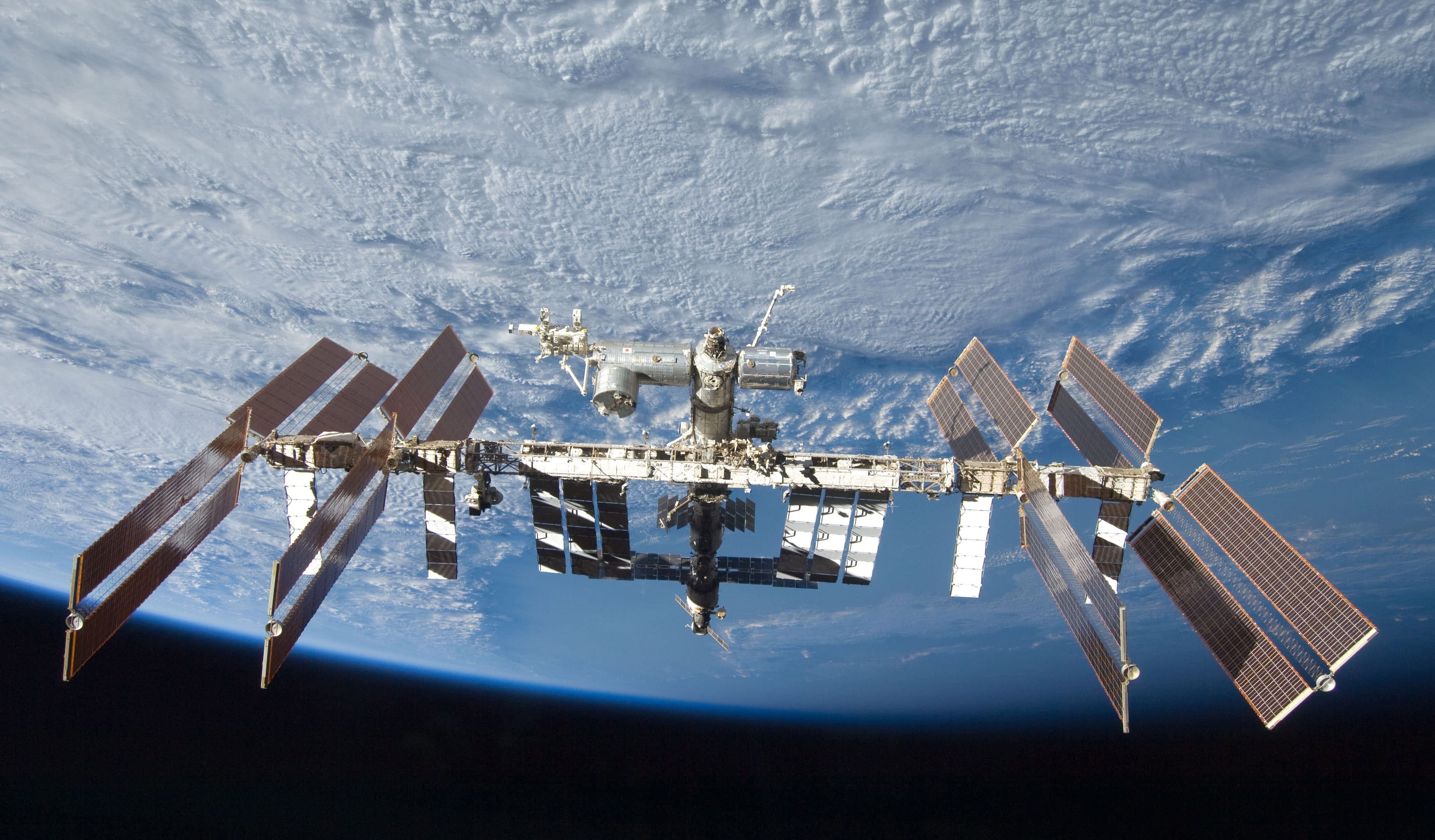 Zdjęcie okładkowe wpisu Rosja zapowiedziała wycofanie się z Międzynarodowej Stacji Kosmicznej