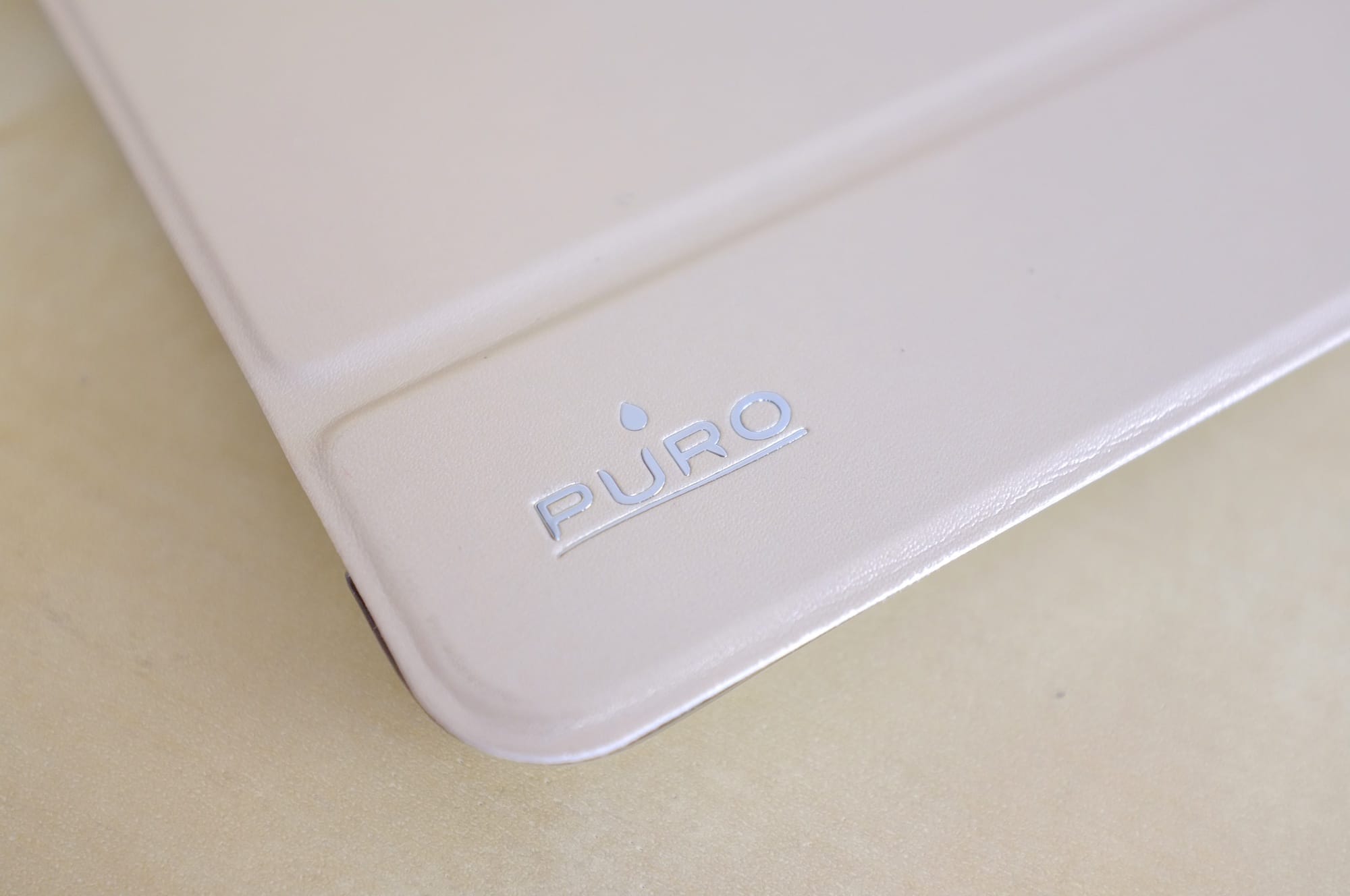 Zdjęcie okładkowe wpisu PURO Zeta Slim dla iPada Pro 9,7″ i Air 2