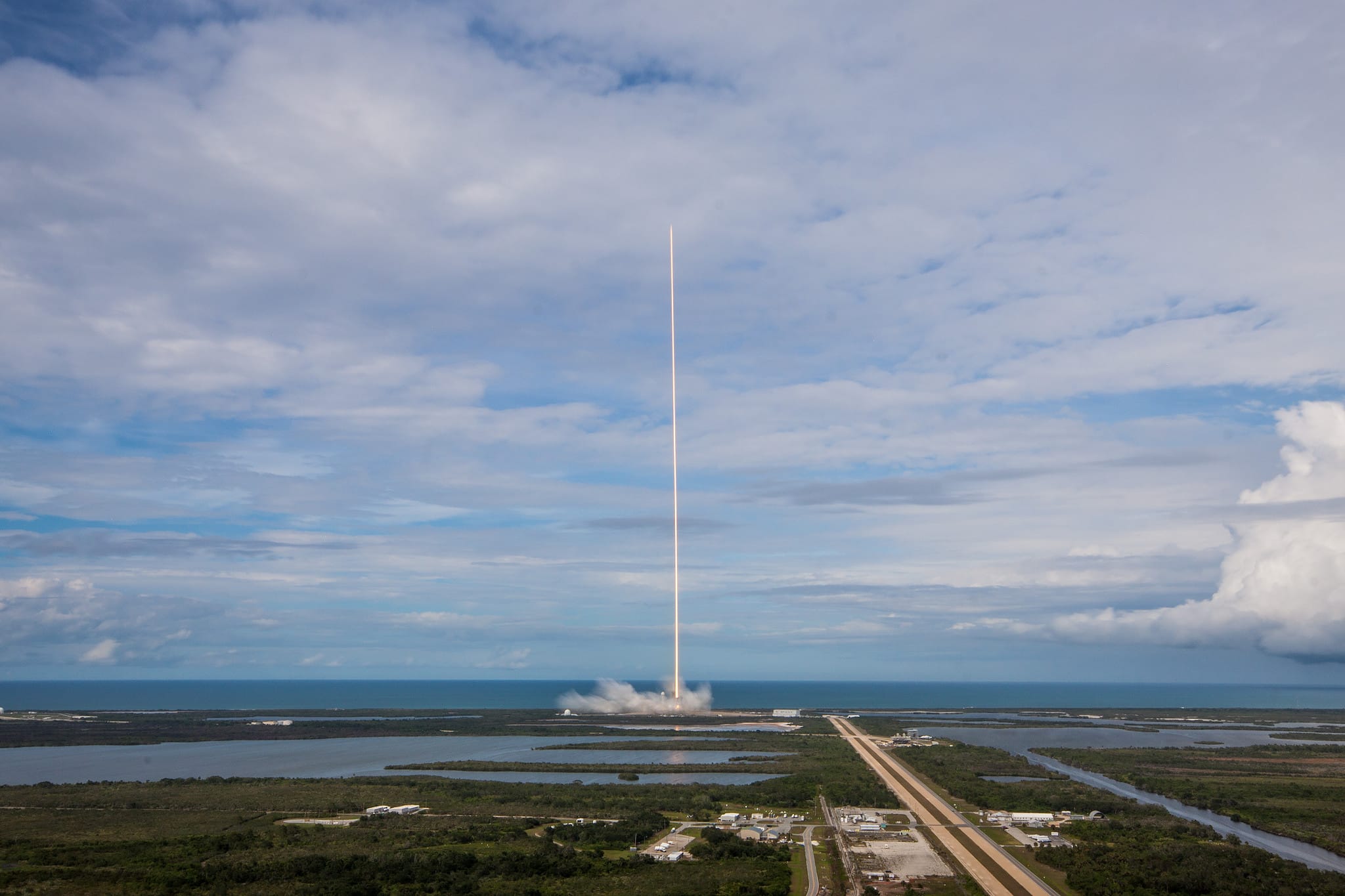 Zdjęcie okładkowe wpisu Dwa starty i lądowania SpaceX w jeden weekend