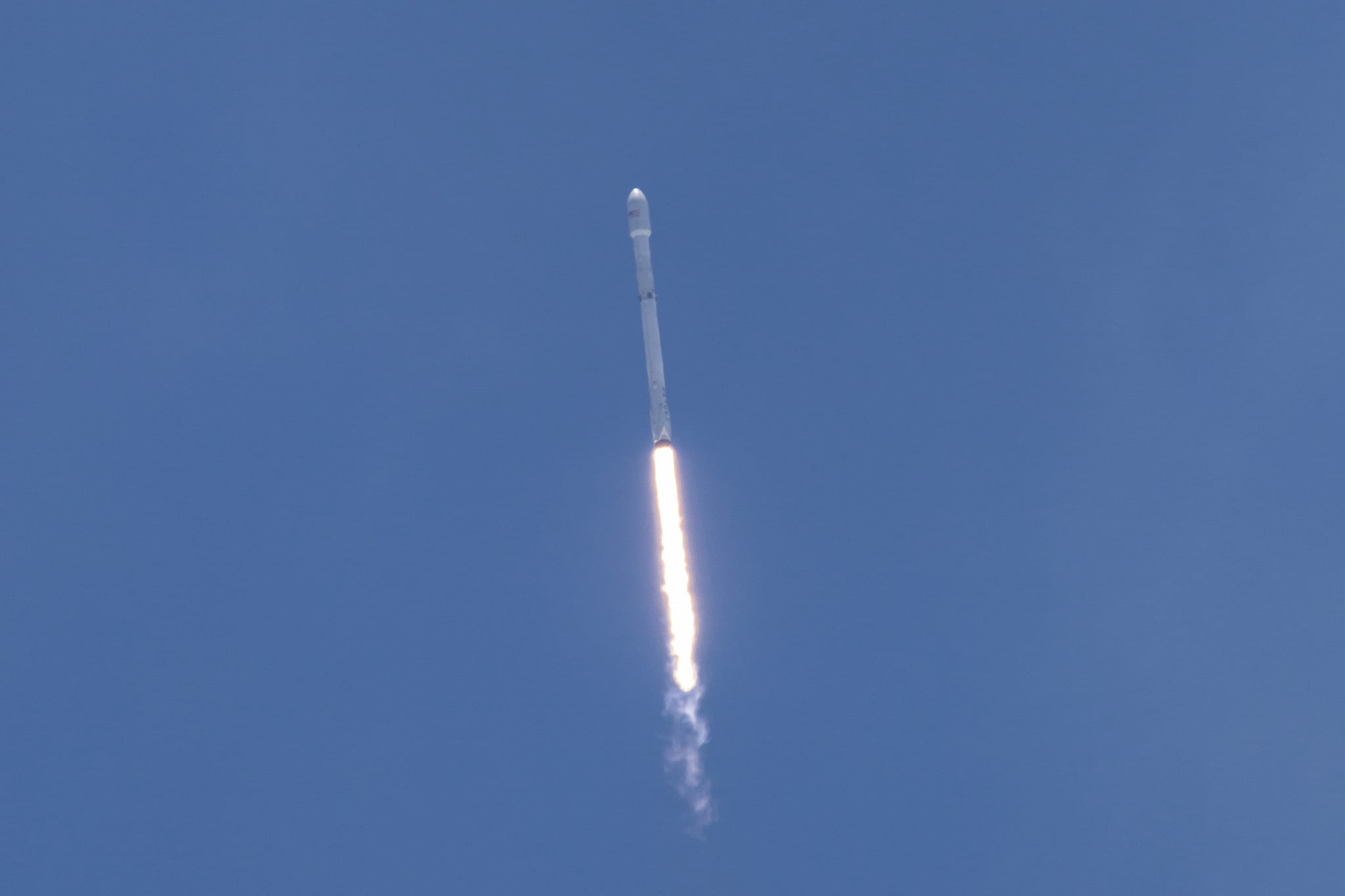 Zdjęcie okładkowe wpisu Dwa udane starty SpaceX w ciągu 49 godzin