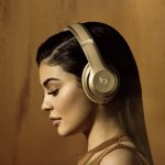 Zdjęcie okładkowe wpisu: Balmain wspólnie z Beats tworzy nowe warianty słuchawek – promuje je Kylie Jenner