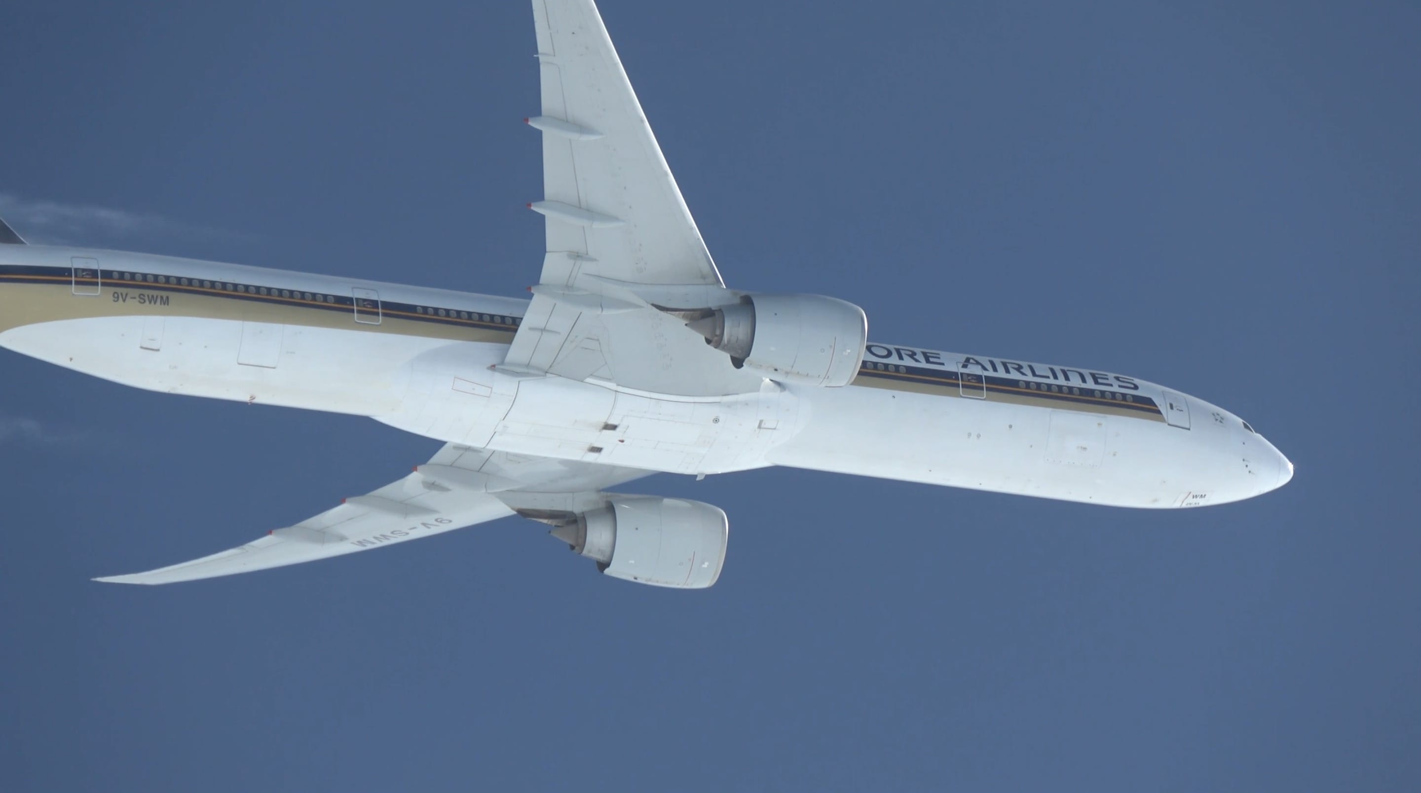 Zdjęcie okładkowe wpisu AirDrop pomiędzy dwoma iPhone’ami… w dwóch różnych samolotach… na wysokości 35 tys. stóp