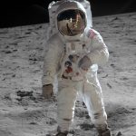 Zdjęcie okładkowe wpisu: Apple upamiętnia rocznice lądowania na księżycu i promuje swój nowy serial