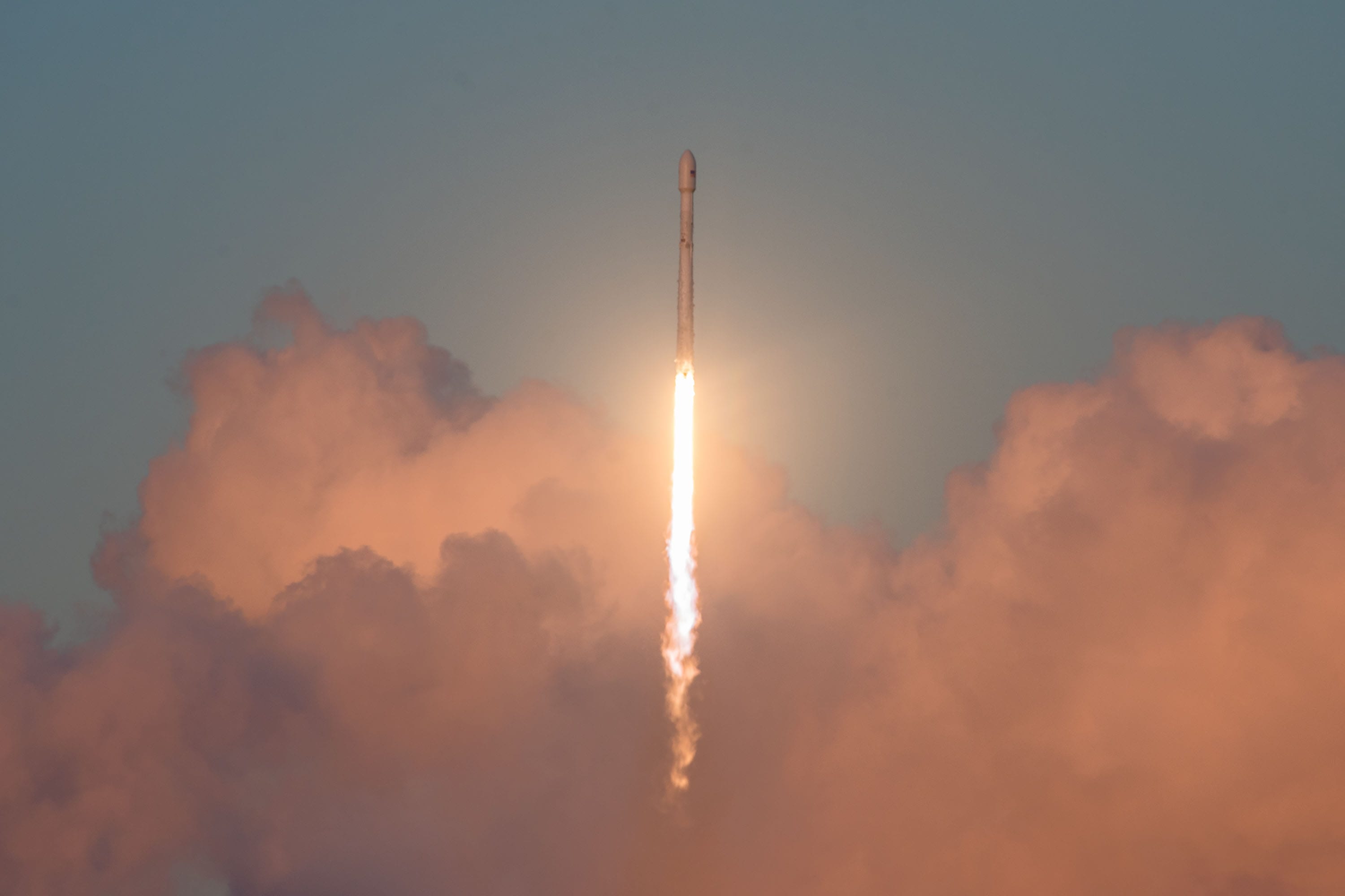 Zdjęcie okładkowe wpisu Udany start rakiety Falcon 9 z misją Zuma i najbliższe plany SpaceX