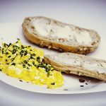 Zdjęcie okładkowe wpisu: Jajecznica po francusku <br />– Kobieta w delegacji