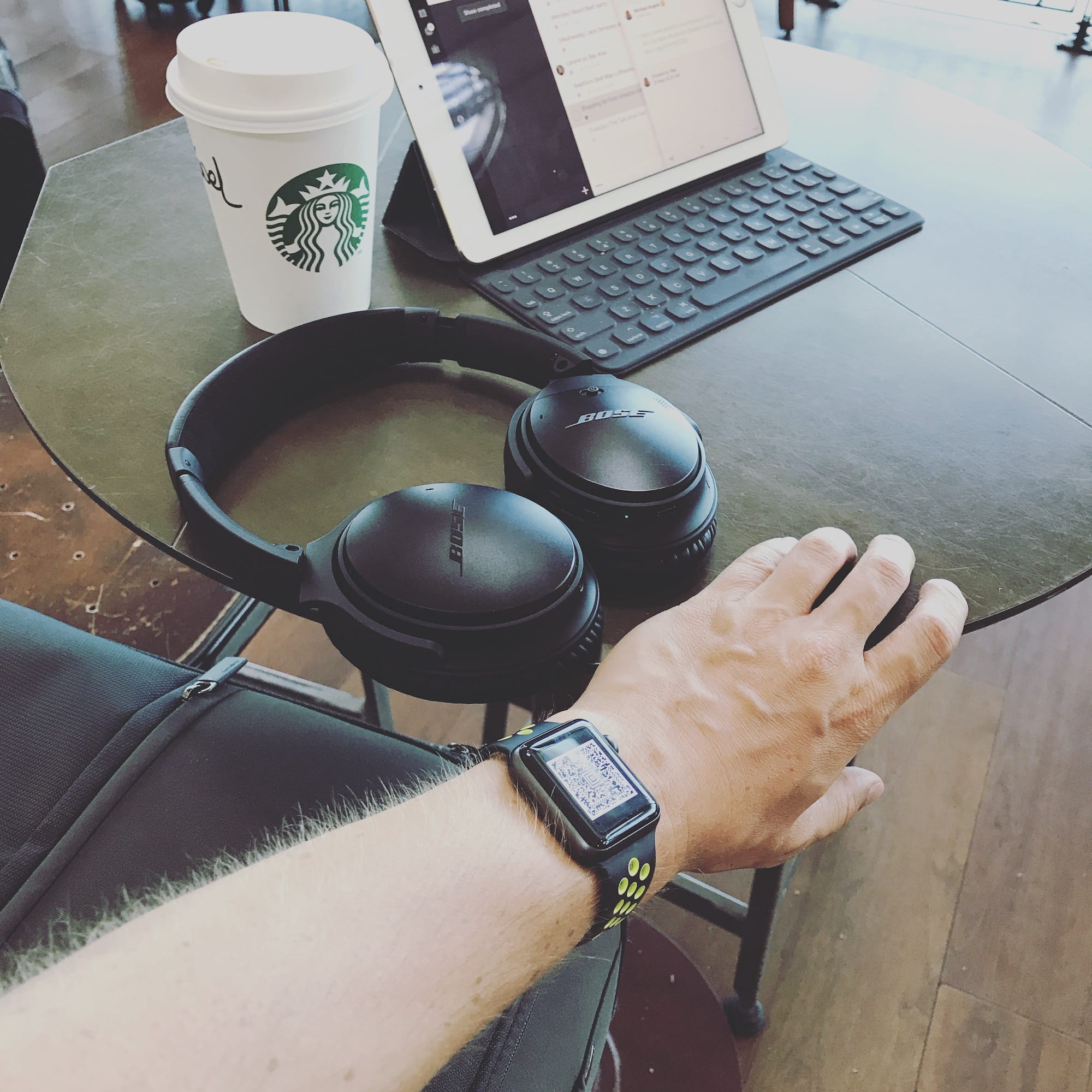 Zdjęcie okładkowe wpisu Jak i dlaczego bezprzewodowe słuchawki wpływają na moją produktywność… i życie w przyszłości!