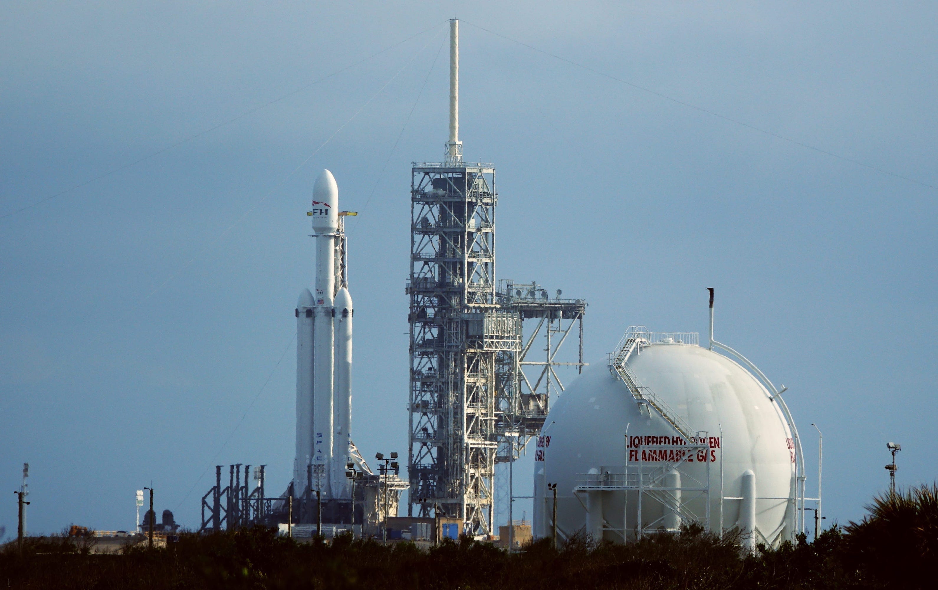 Zdjęcie okładkowe wpisu Falcon Heavy na platformie startowej