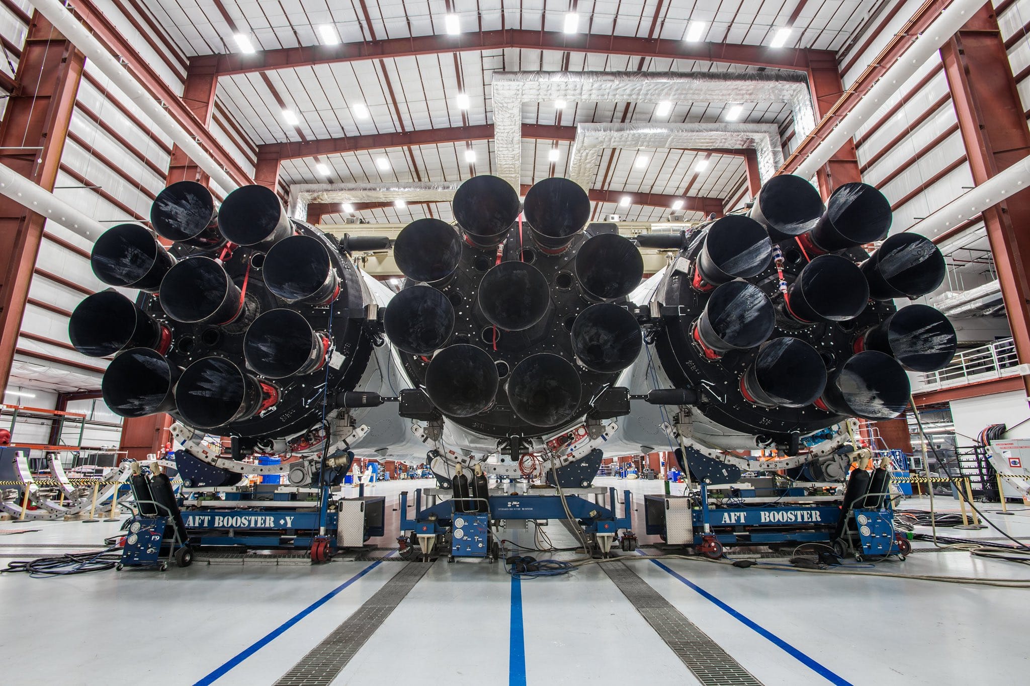 Zdjęcie okładkowe wpisu Elon Musk zaprezentował pierwszego Falcona Heavy
