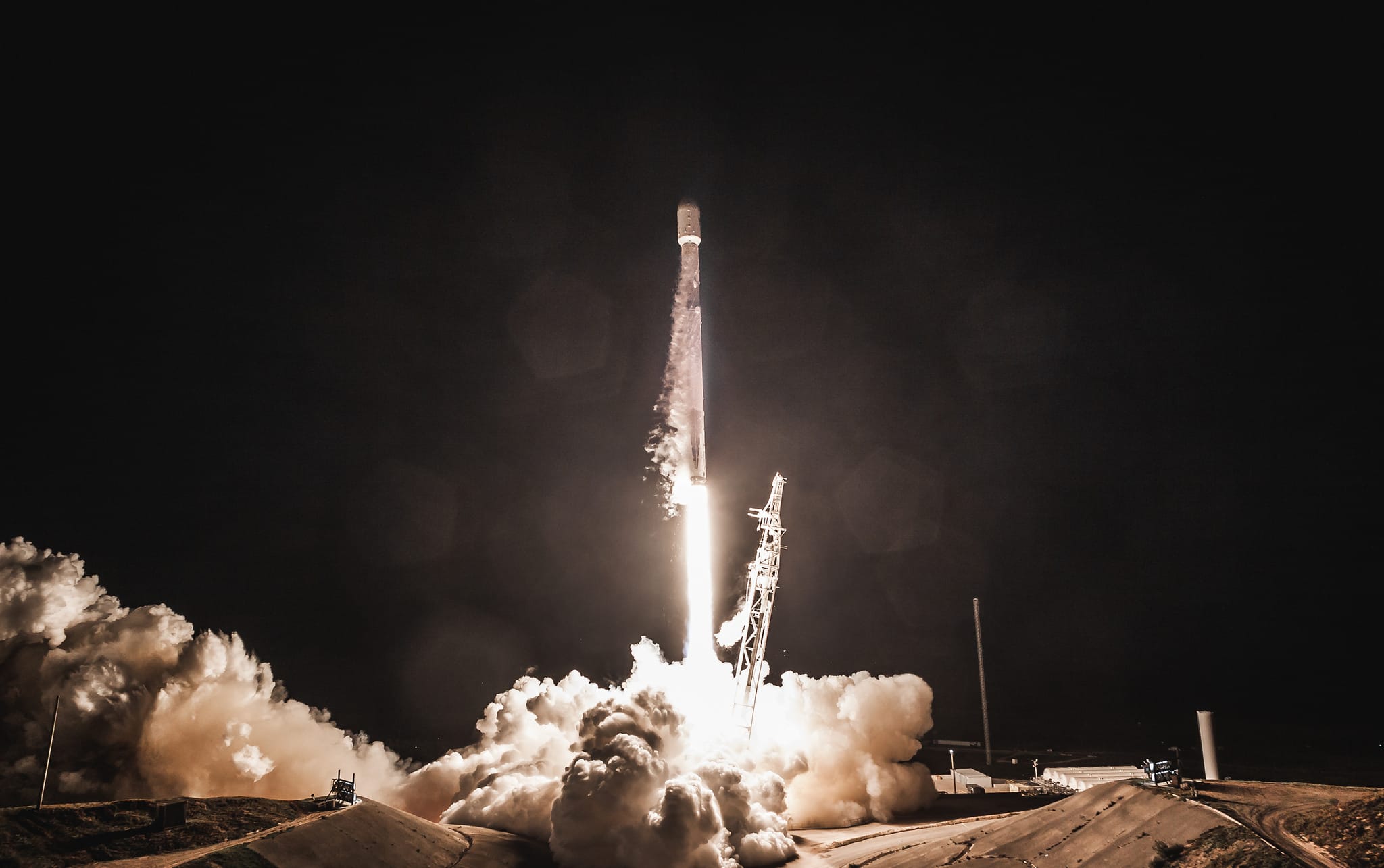 Zdjęcie okładkowe wpisu Pięćdziesiąty start rakiety Falcon 9