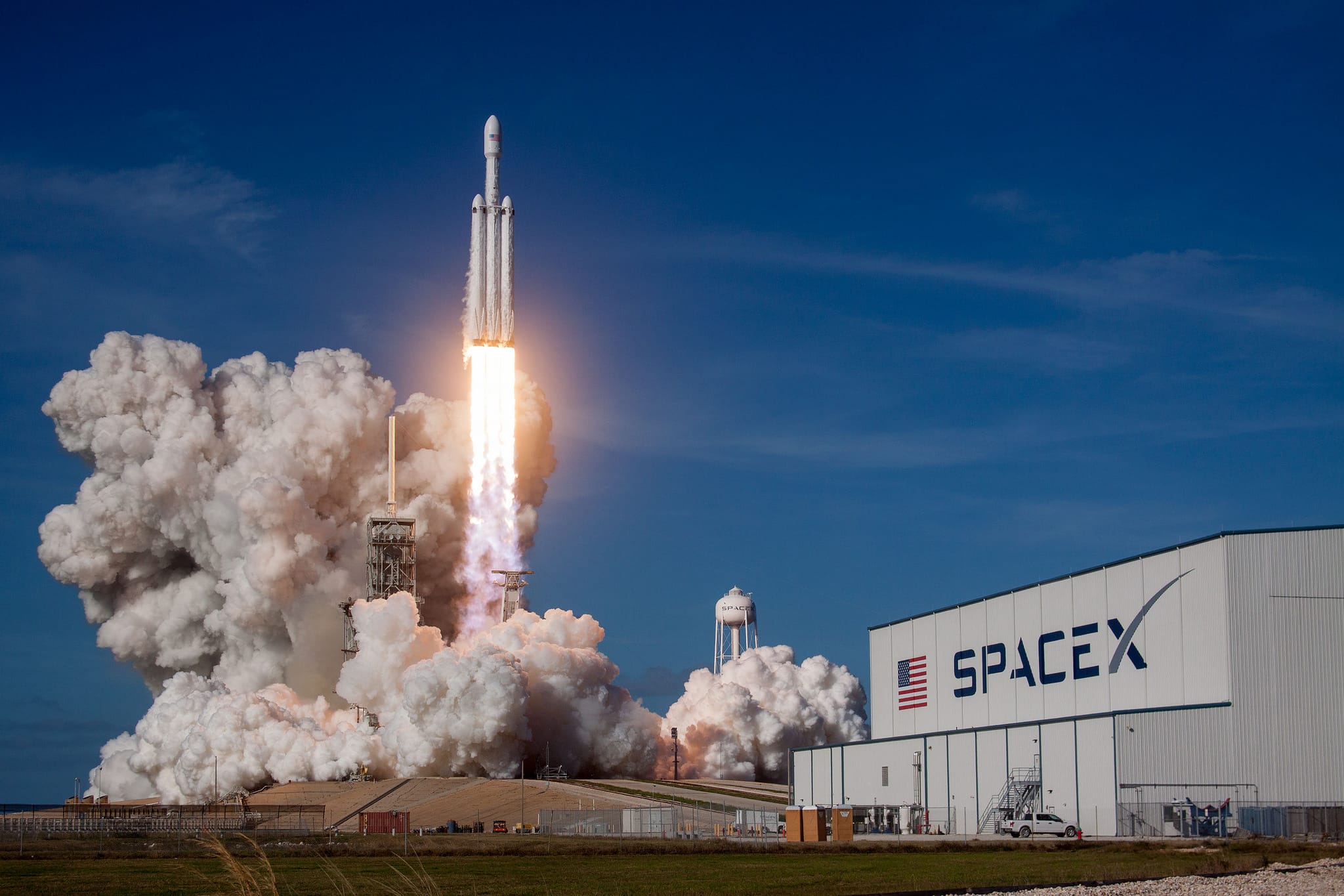 Zdjęcie okładkowe wpisu Udany start Falcon Heavy
