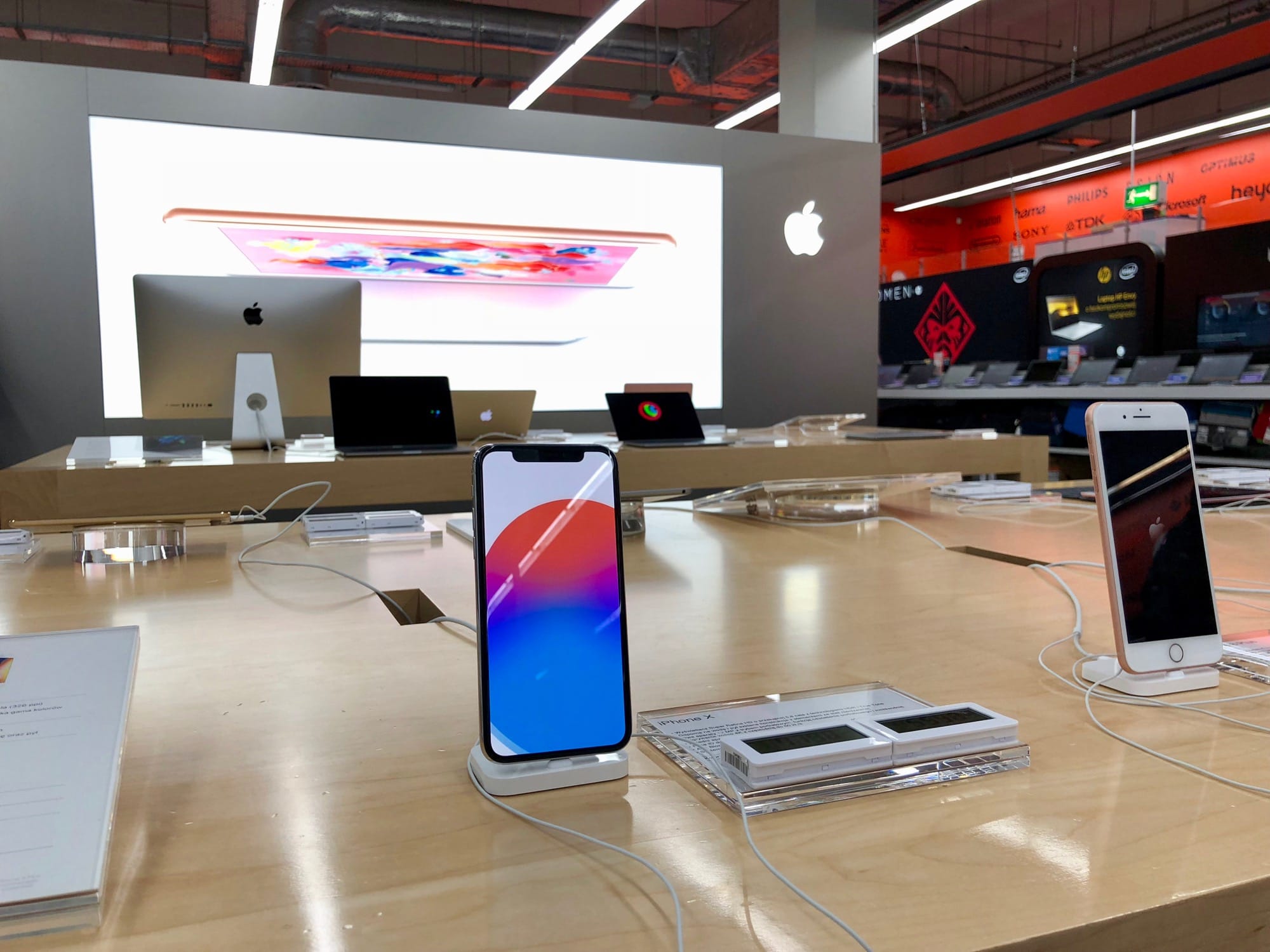 Zdjęcie okładkowe wpisu Sprzedaż smartfonów w Polsce w I kwartale 2018 roku – zmiana lidera, Apple na trzecim miejscu