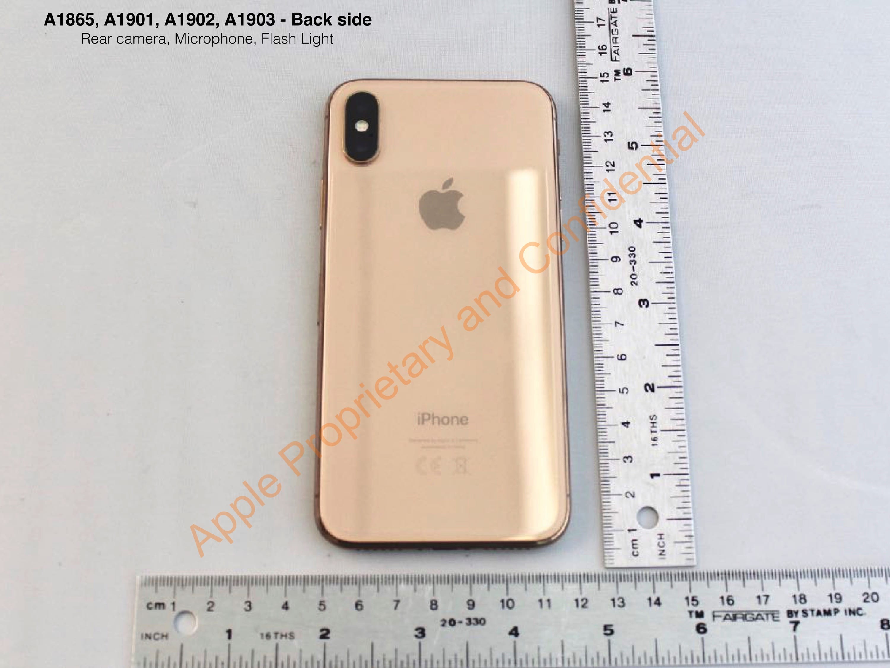 Zdjęcie okładkowe wpisu Zdjęcie (bardzo) złotego iPhone X wyciekły z FCC?