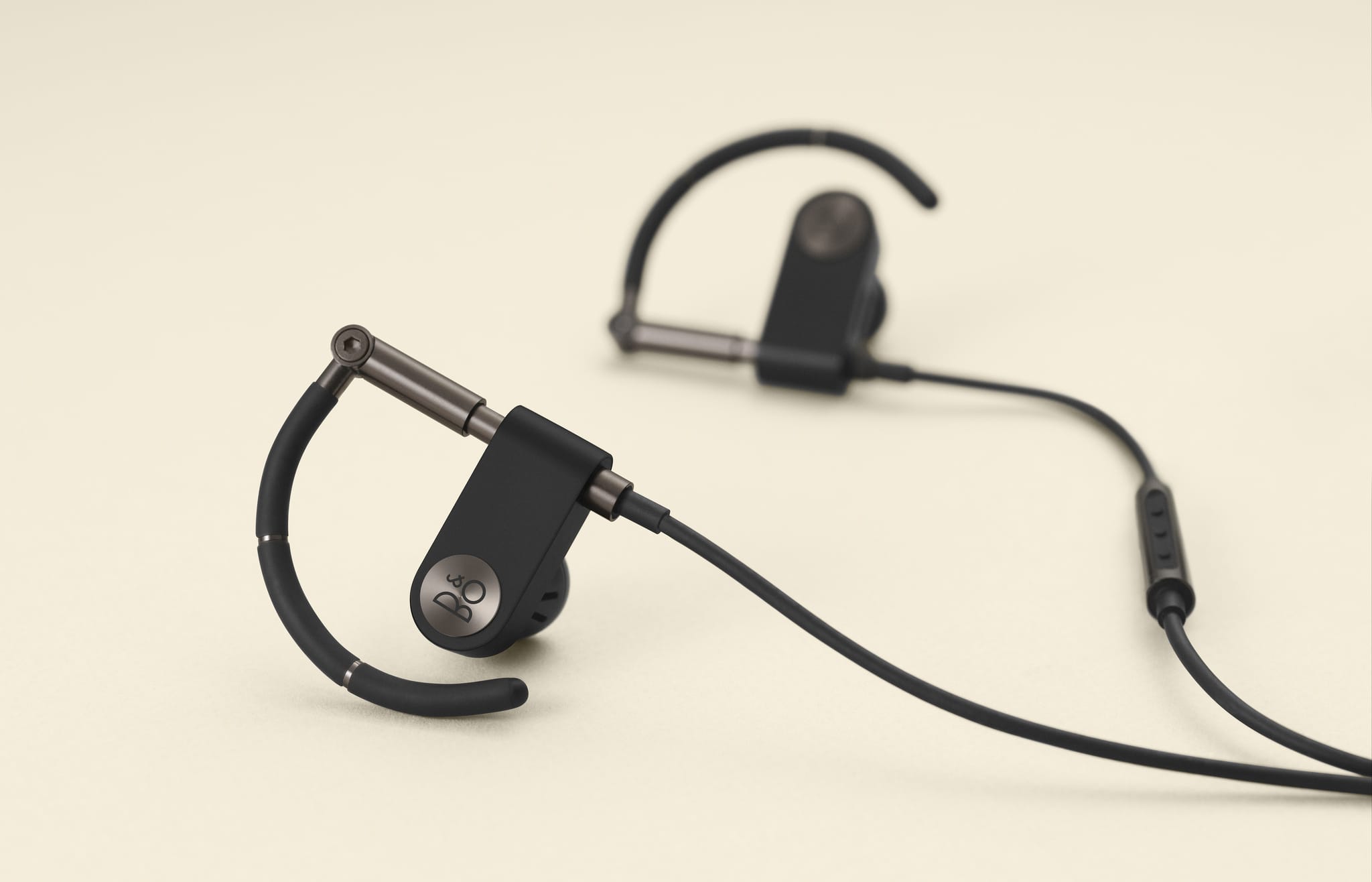Zdjęcie okładkowe wpisu B&O Play zaprezentował słuchawki Earset – ewolucję kultowego modelu
