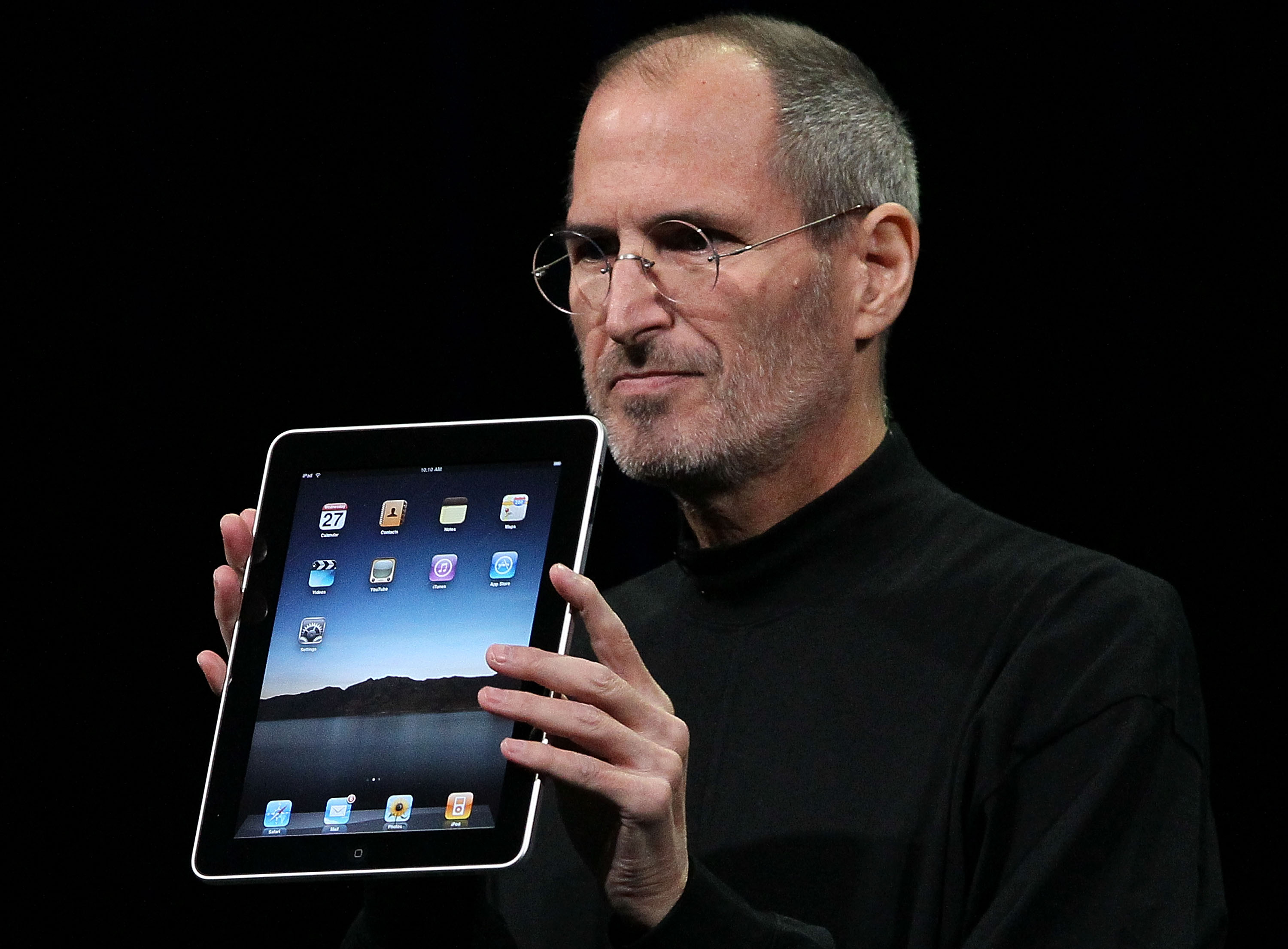 Zdjęcie okładkowe wpisu Wywiad z Wayne Goodrich – producentem wszystkich keynote’ów Steve’a Jobsa – w którym dowiadujemy się dlaczego iPad miał tylko jedno złącze 30-pin