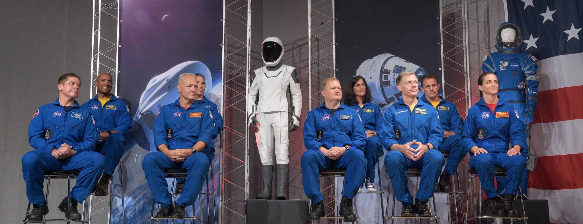 Zdjęcie okładkowe wpisu Poznaliśmy pierwszych astronautów, którzy polecą kapsuła SpaceX Dragon 2 oraz Boeing CST-100 Starliner