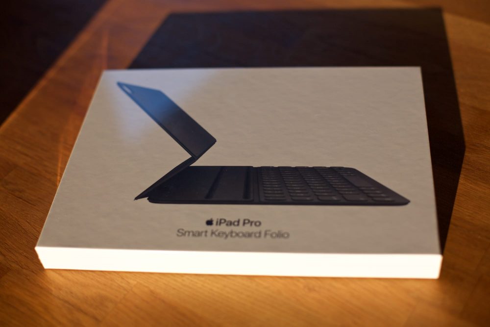Zdjęcie okładkowe do wpis Smart Keyboard Folio dla iPada Pro 2018 – wyjmujemy z pudełka