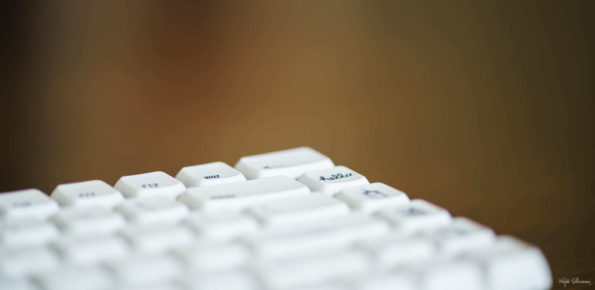 Zdjęcie okładkowe wpisu XDA Oblique – klawisze inspirowane klawiaturą Apple