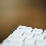 Zdjęcie okładkowe wpisu: Vortex Race 3 – wymiana przełączników z Cherry MX Silver na Gateron Yellow wymagała u mnie „Courage”