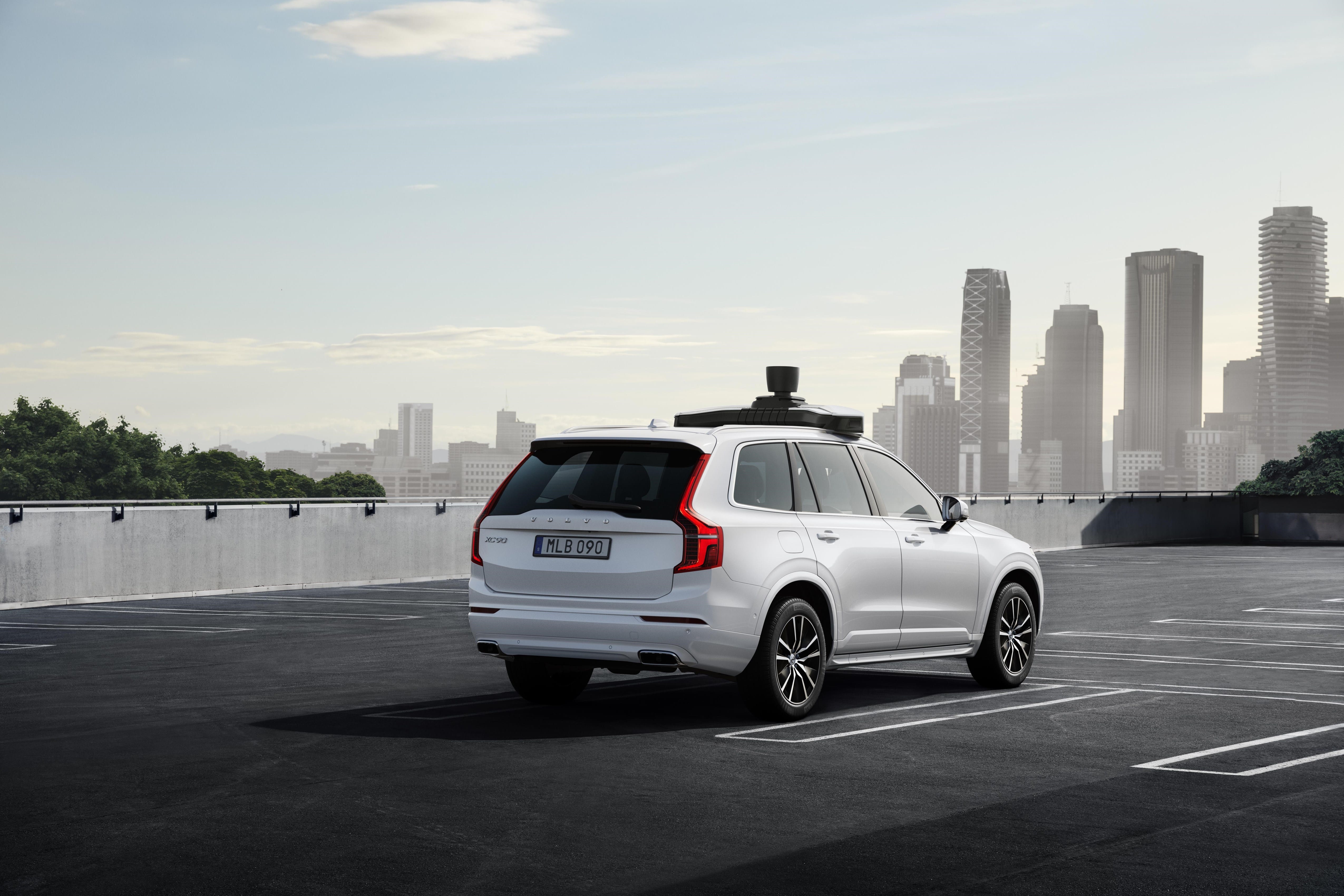Zdjęcie okładkowe wpisu Volvo prezentuje pierwszy, produkcyjny model autonomiczny