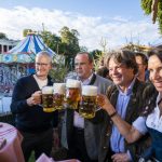 Zdjęcie okładkowe wpisu: Tim Cook w Niemczech potwierdza ekspansje Apple Card