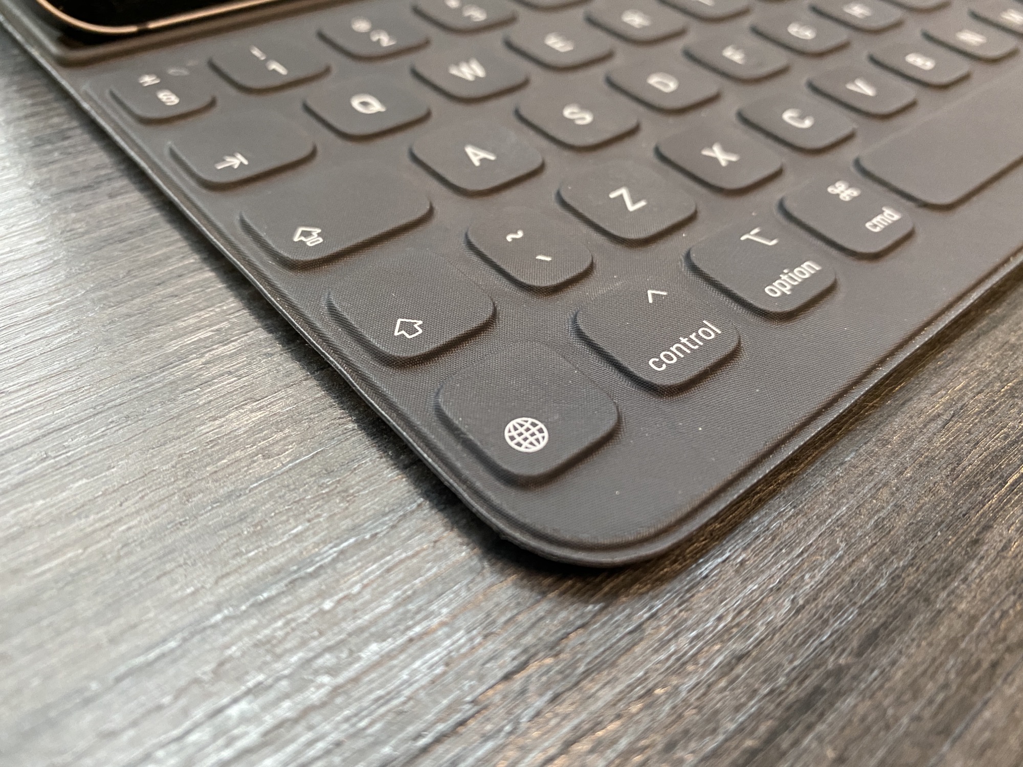 Zdjęcie okładkowe wpisu Delete na klawiaturze iPad Smart Keyboard