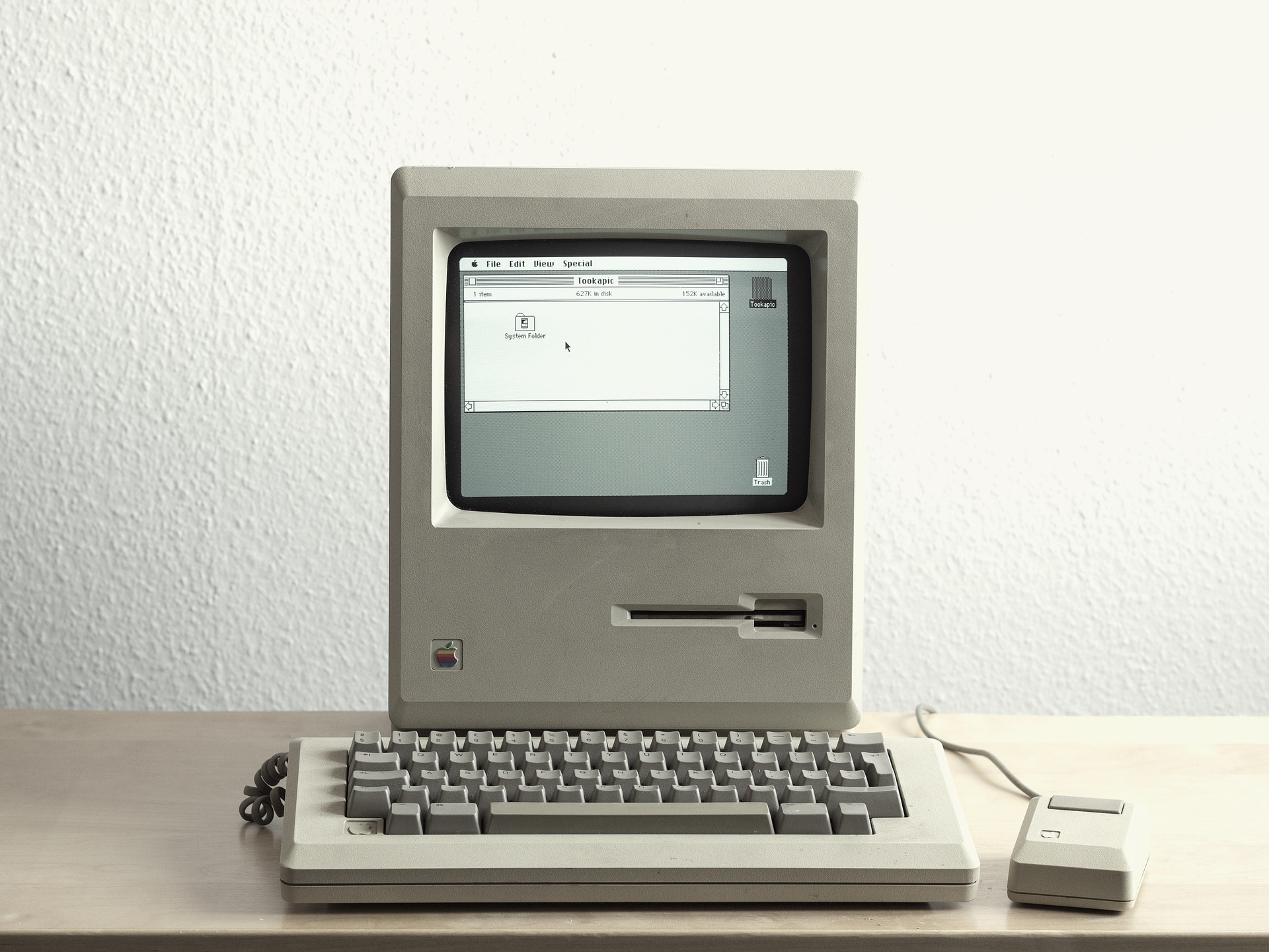 Zdjęcie okładkowe wpisu Kierownictwo Apple szczegółowo omawia komputery Mac z okazji 40. rocznicy ich powstania