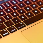 Zdjęcie okładkowe wpisu: 16-calowy MacBook Pro grzeje się z zewnętrznymi monitorami