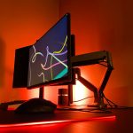 Zdjęcie okładkowe wpisu: Zmiany na moim biurku – NLEstation 2020, ramię na dwa monitory od Fully, lampki Hue Play i podkładka Razera