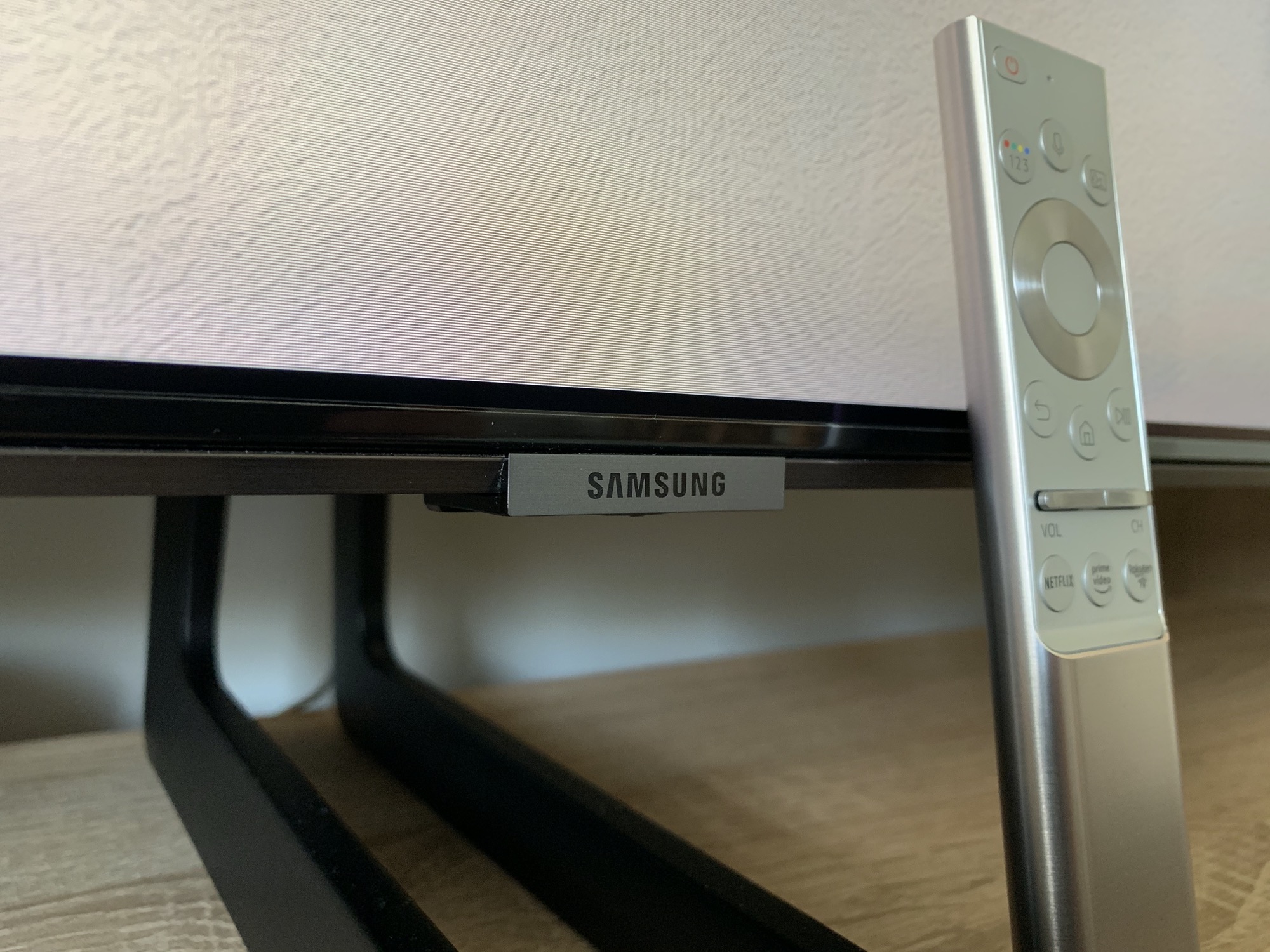 Zdjęcie okładkowe wpisu Samsung QE55Q85RA – kiedy po raz pierwszy widzisz czerń