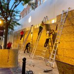 Zdjęcie okładkowe wpisu: Apple znowu zmuszone zamknąć sklepy w USA