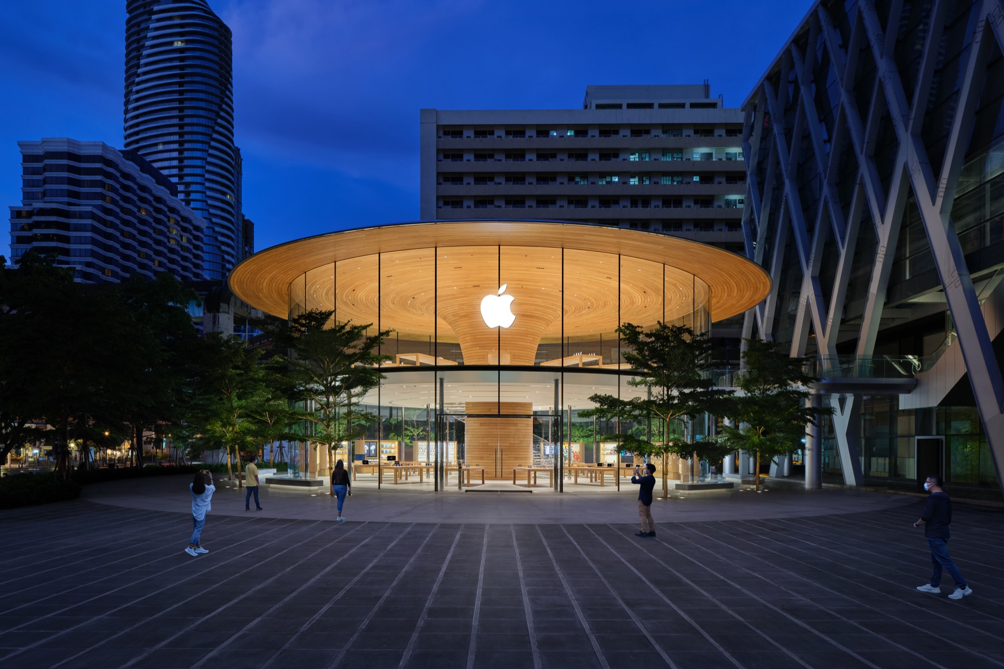 Zdjęcie okładkowe wpisu Największy sklep Apple w Tajlandii otwarty