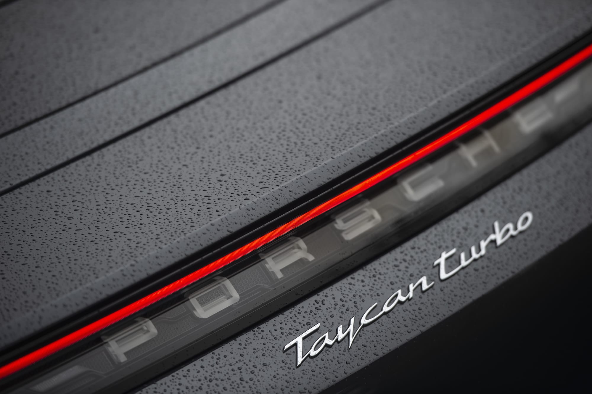 Zdjęcie okładkowe wpisu Porsche Taycan Turbo S – elektryczna rakieta