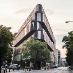 Zdjęcie okładkowe wpisu: Noc w luksusowym apartamencie z 98-calowym ekranem – w nowym hotelu Nobu w Warszawie to możliwe