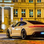 Zdjęcie okładkowe wpisu: Porsche Taycan Turbo S – statek kosmiczny na ulicę