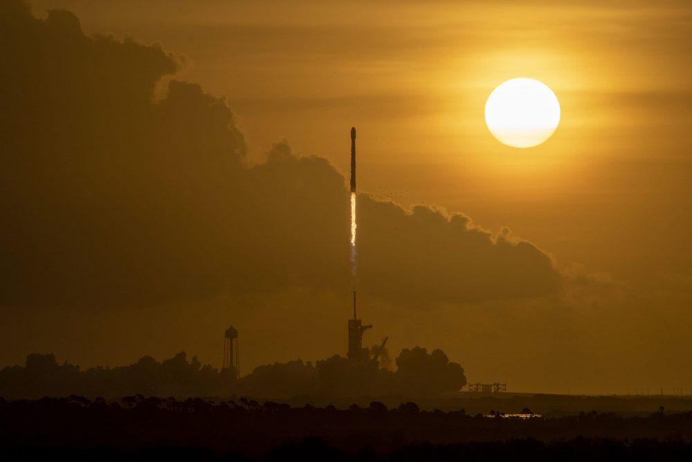 Zdjęcie okładkowe do wpis Ziemia jest już za&nbsp;ciasna dla AI. Google i&nbsp;SpaceX chcą wynieść infrastrukturę na&nbsp;orbitę