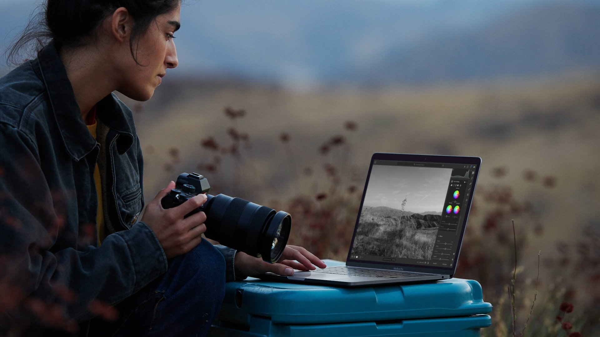 Zdjęcie okładkowe wpisu Apple odsłoniło nowego MacBooka Pro 13″, również napędzanego ich własnym procesorem