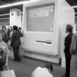 Zdjęcie okładkowe wpisu: „Zdjęcia pierwszego Macworld z 1985 r. i dlaczego Steve Jobs nie pojawił się na nim”