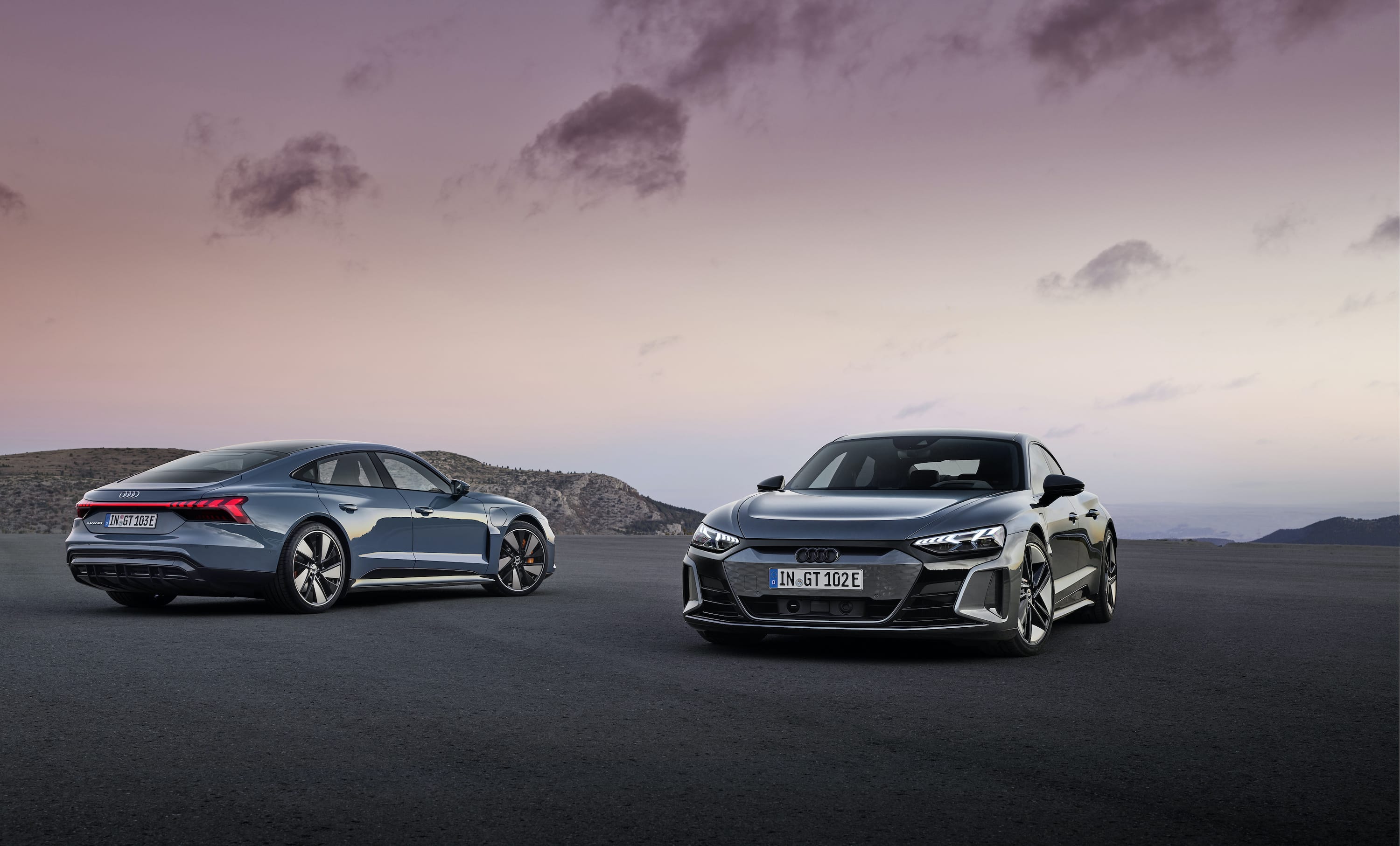 Zdjęcie okładkowe wpisu (Prawie) Wszystko o Audi RS e-tron GT i e-tron GT quattro – pełna specyfikacja techniczna i technologiczna