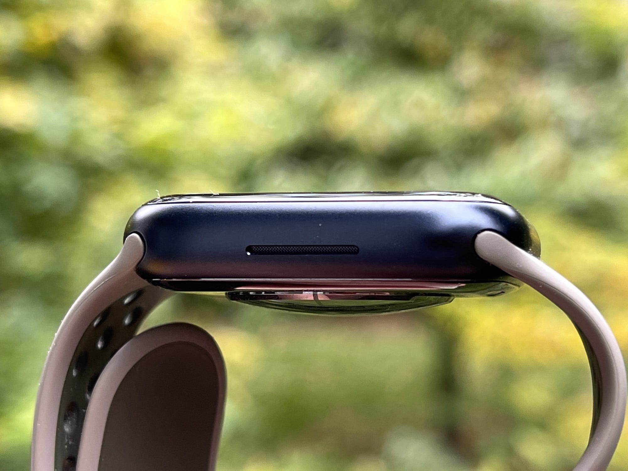 Zdjęcie okładkowe wpisu AirPods Pro 2 bez nowych czujników, za to Apple Watch 8 z termometrem