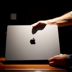 Zdjęcie okładkowe wpisu: Niektórzy właściciele 16″ MacBooków Pro zgłaszają problemy z ładowaniem przez MagSafe 3