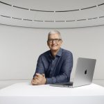 Zdjęcie okładkowe wpisu: Tim Cook otrzymał 41,5 mln USD po sprzedaży ponad 500 000 akcji Apple