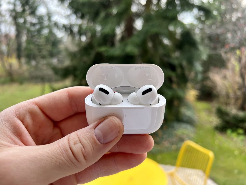 Zdjęcie okładkowe do wpis AirPods Pro – moje wrażenia po tygodniu używania i porównanie do Jabra Elite 85t