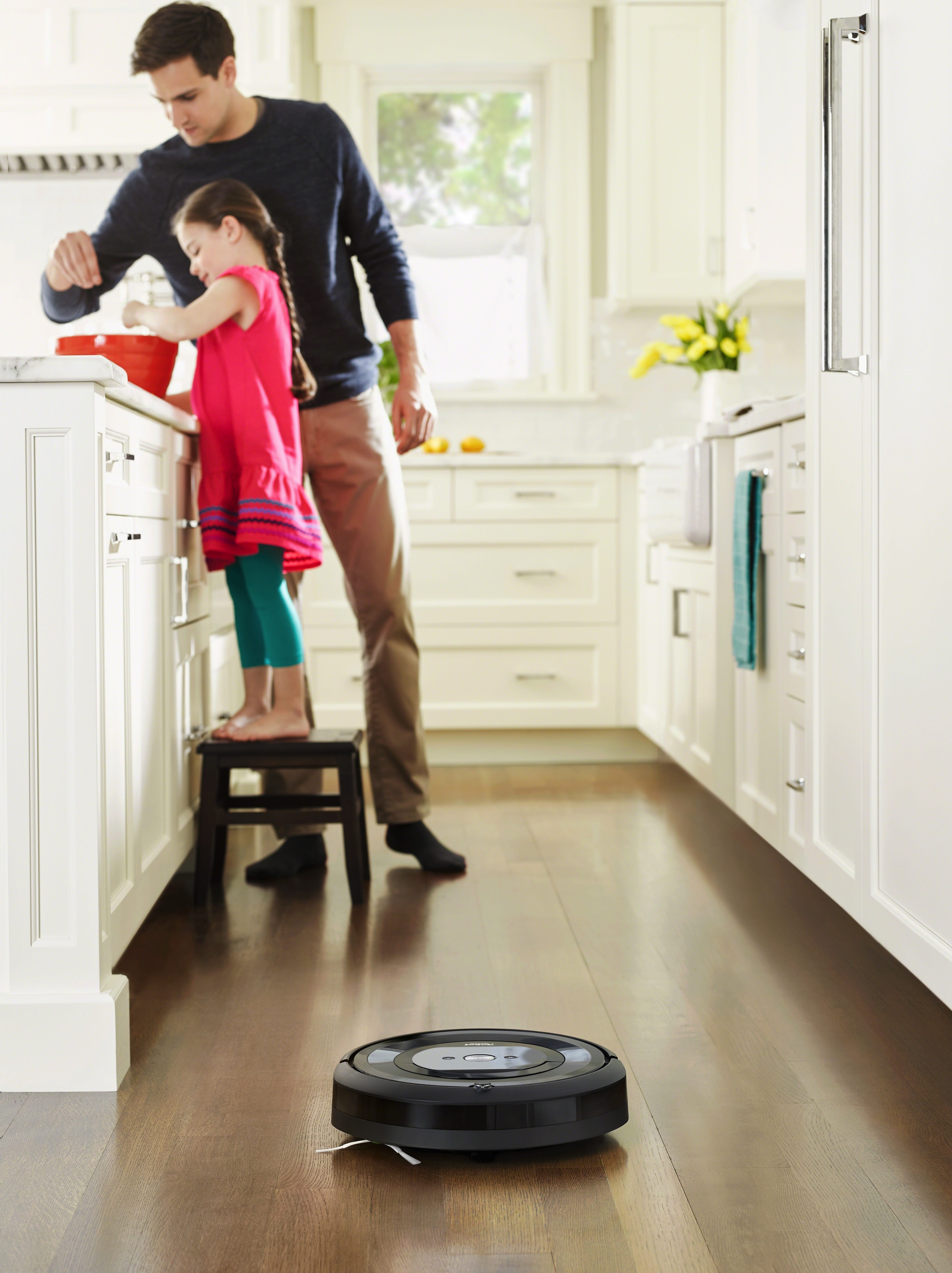 Zdjęcie okładkowe wpisu Podaruj sobie lub bliskim porządek nie tylko od święta – podaruj iRobot Roomba
