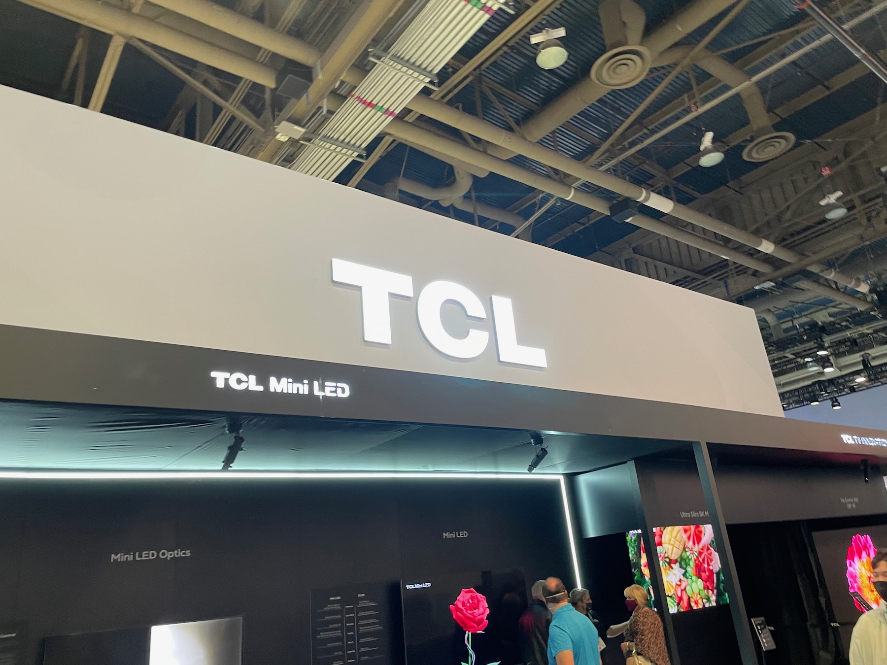Zdjęcie okładkowe wpisu CES 2022: TCL prezentuje najcieńszy 85-calowy telewizor 8K Mini LED oraz innowacje w dziedzinie wyświetlaczy