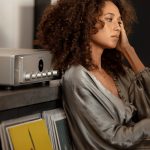 Zdjęcie okładkowe wpisu: Jeden sprzęt, który łączy klasykę i nowoczesność – Marantz Model 40n – wzmacniacz zintegrowany