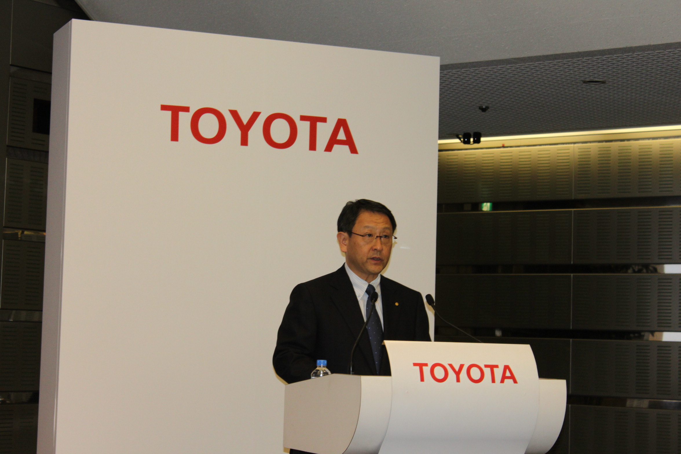 Zdjęcie okładkowe wpisu Akio Toyoda – „Samochody elektryczne są przereklamowane”