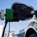 Zdjęcie okładkowe wpisu: Zrobotyzowana stacja ładowania ułatwi życie niepełnosprawnym kierowcom